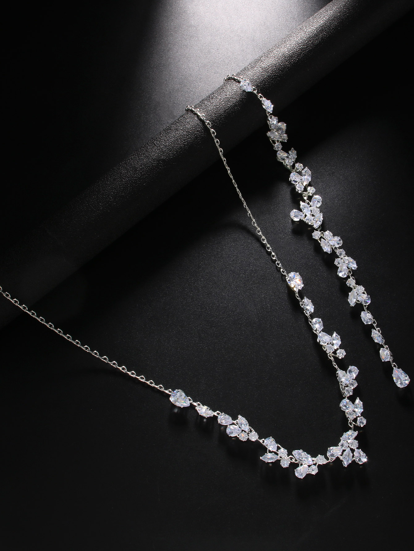 Crystal Leaf Backdrop Necklace - Body Jewelry Necklace 评论和价格